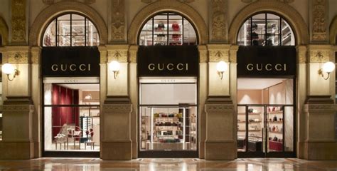 gucci vicino a orta di atella|negozio gucci.